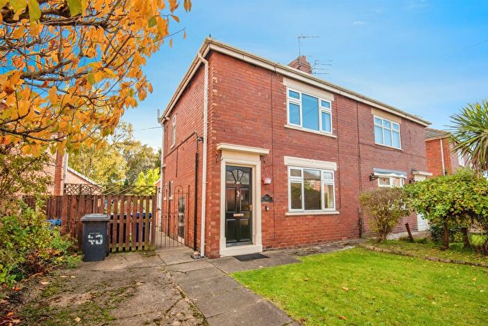 2 Bedroom Semi Detached House For Sale In Highfield Crescent, Thorne, Doncaster, DN8
