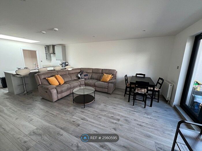 2 Bedroom Flat To Rent In Church Street, Croydon, CR0