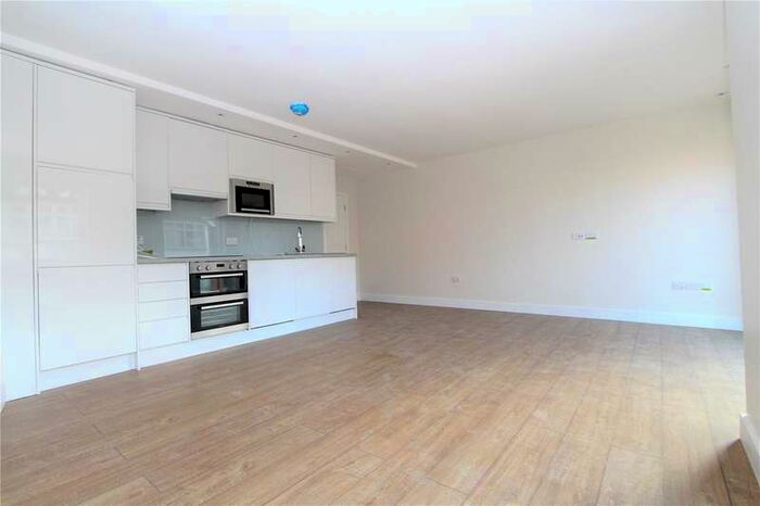 1 Bedroom Flat To Rent In Denehurst Gardens, Acton, London, W3