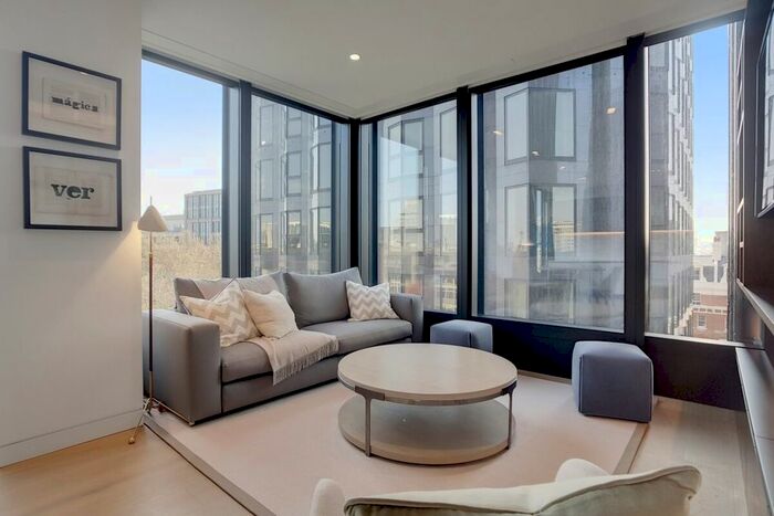 2 Bedroom Flat To Rent In Buckingham Gate, London, SW1E