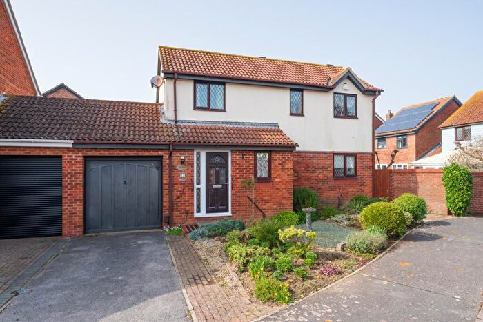 3 Bedroom Link Detached House For Sale In Tamarisk Close, Stubbington, Hampshire, PO14