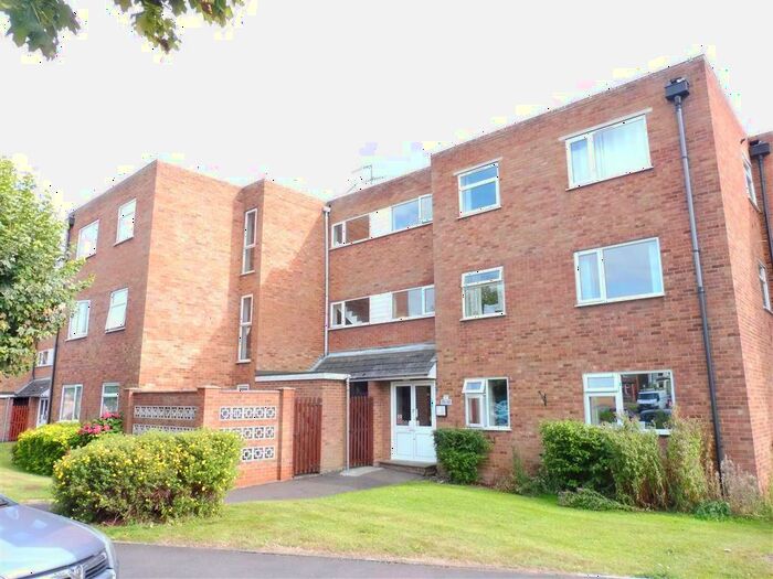 2 Bedroom Apartment To Rent In River Park, Hemel Hempstead, HP1