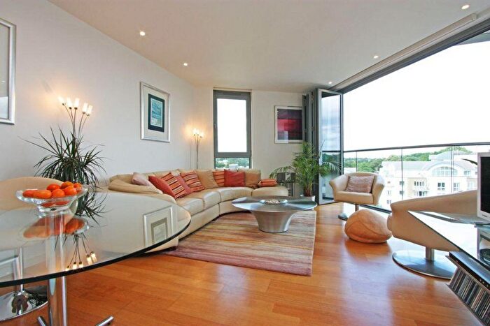 2 Bedroom Flat To Rent In Eastfields Avenue, London, SW18