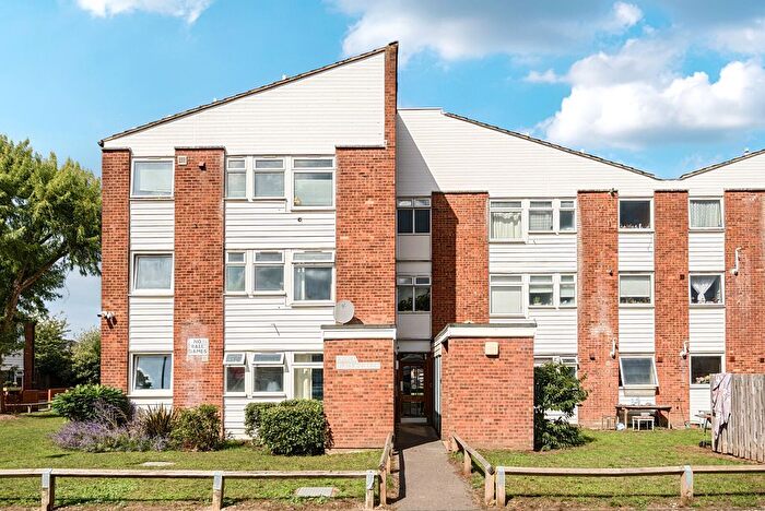 2 Bedroom Flat For Sale In Borland Road, Teddington, TW11