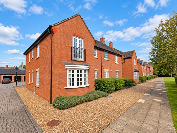 2 Bedroom Apartment For Sale In Reffield Close, Towcester, NN12