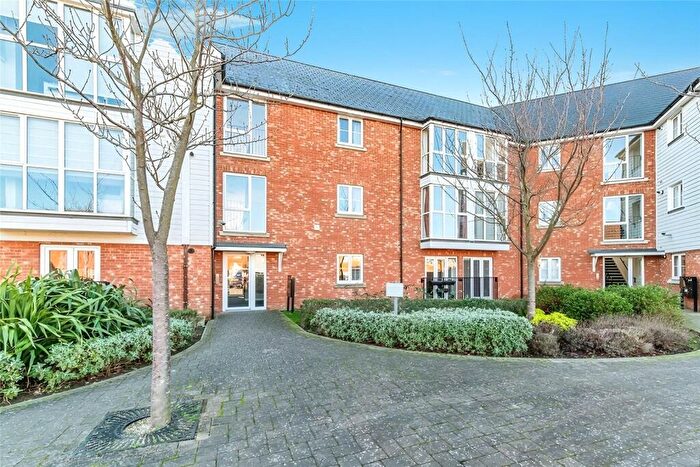 2 Bedroom Flat To Rent In Glimmer Way, Wainscott, Rochester, Kent, ME3