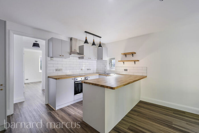 1 Bedroom Apartment To Rent In Marlins Close, Sutton, SM1