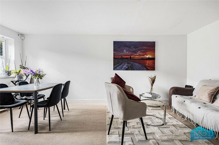 2 Bedroom Flat For Sale In Lucas Gardens, London, N2