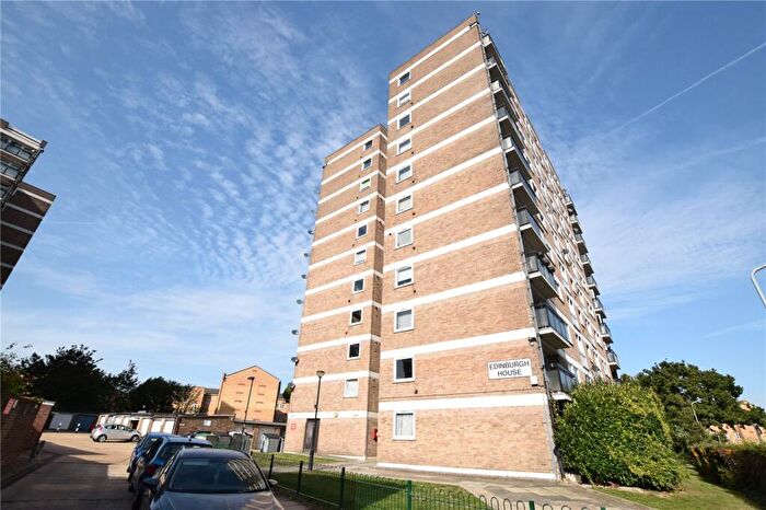 2 Bedroom Apartment To Rent In Edinburgh House, Elvet Avenue, Romford, RM2