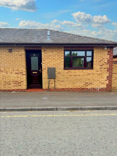 4 Bedroom Semi-Detached House To Rent In Malting Way, Isleham, CB7