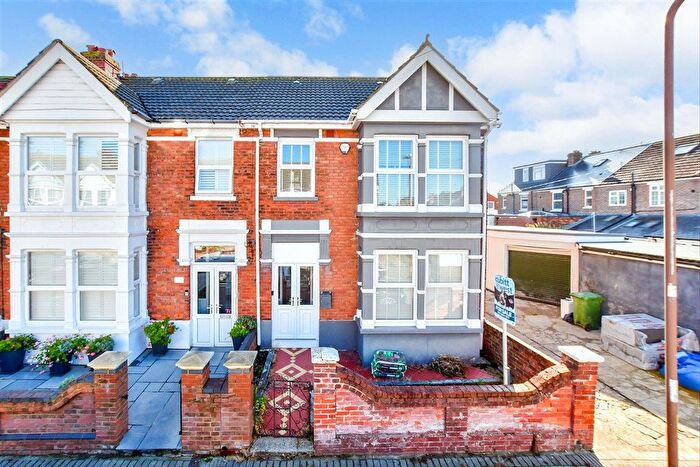 3 Bedroom End Of Terrace House For Sale In Chelmsford Road, Portsmouth, Hampshire, PO2