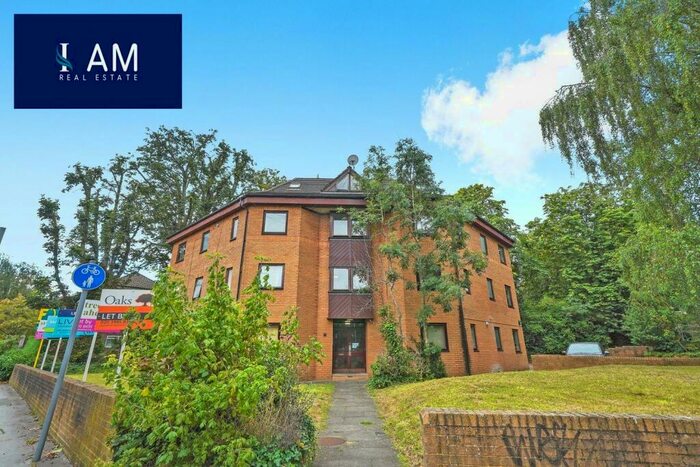 Flat To Rent In Addiscombe Road, Croydon, CR0