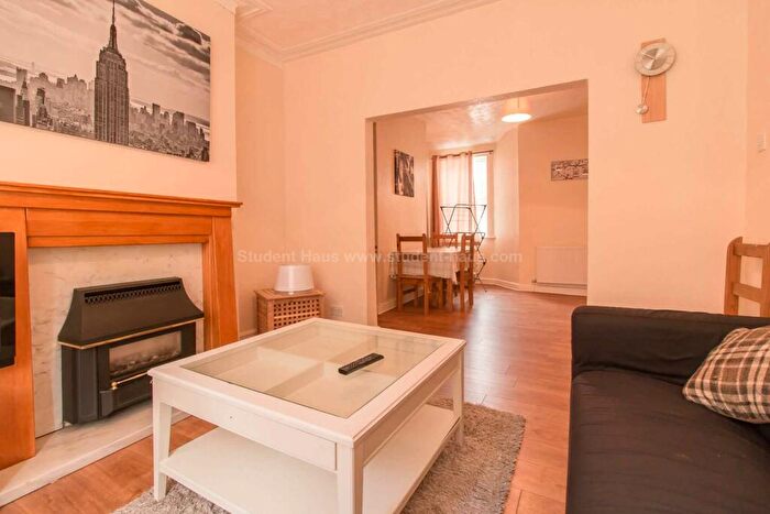 2 Bedroom House To Rent In Hersey Street, Salford, M6