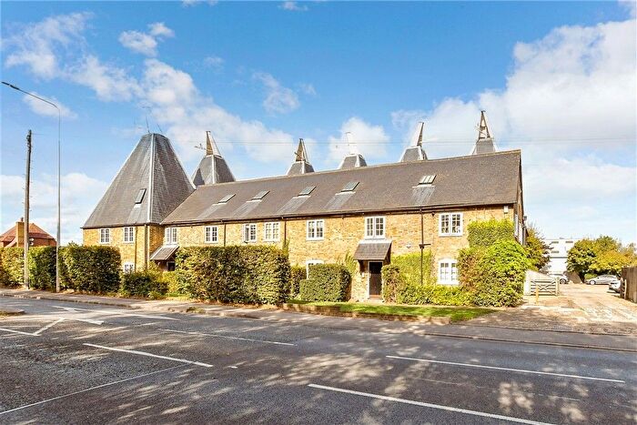 1 Bedroom Flat For Sale In London Road, Teynham, Kent, ME9