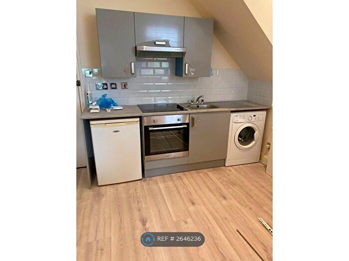 Studio To Rent In Mount Nod Road, London, SW16