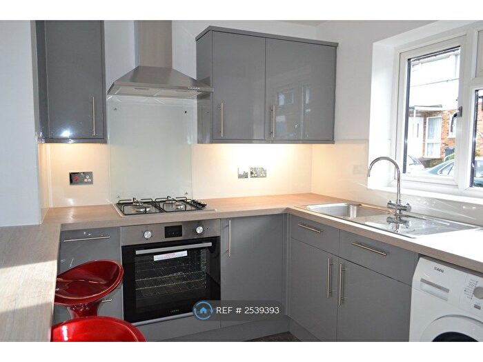 2 Bedroom Flat To Rent In Woodley Hill, Chesham, HP5