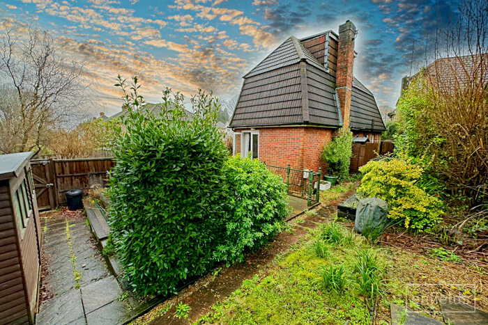 2 Bedroom Detached House For Sale In Chine Avenue, Southampton, SO19