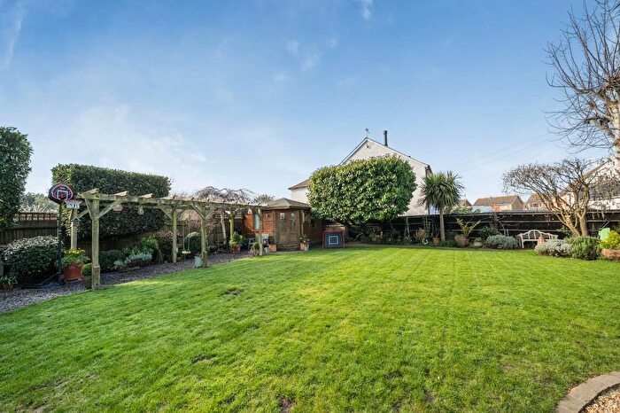 4 Bedroom Detached House For Sale In St. Leonards Avenue, Hayling Island, PO11