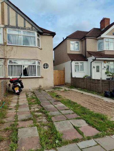 2 Bedroom Semi-Detached House To Rent In Hounslow Road, Hanworth, Feltham, TW13