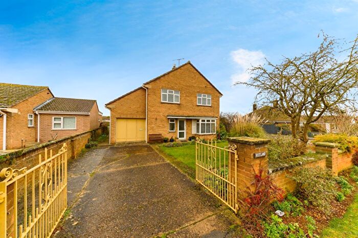 2 Bedroom Detached House For Sale In New Road, Ryhall, Stamford, PE9
