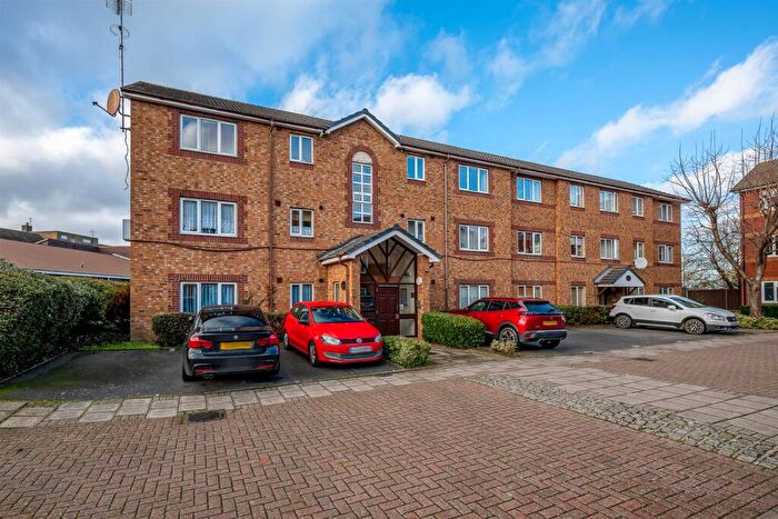 2 Bedroom Flat For Sale In Pullman Place, London, SE9