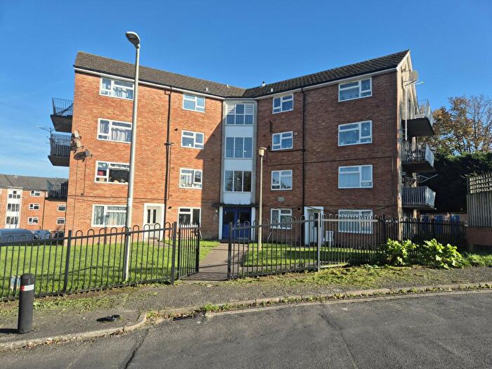 2 Bedroom Maisonette For Sale In Hunters Hill, Burghfield Common, Reading, Berkshire, RG7