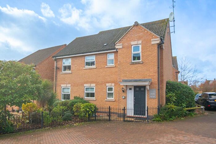 2 Bedroom Apartment For Sale In Shortstones Walk, Coton Park, Rugby, CV23