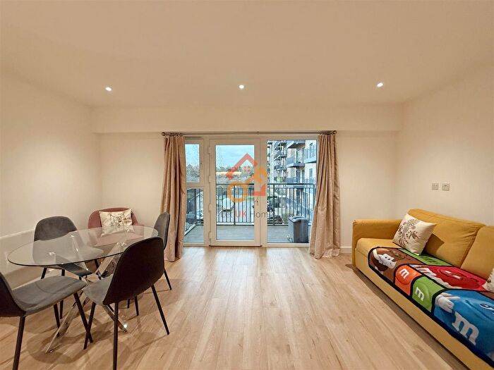 1 Bedroom Flat To Rent In Fairbank House, Beaufort Square, London, NW9