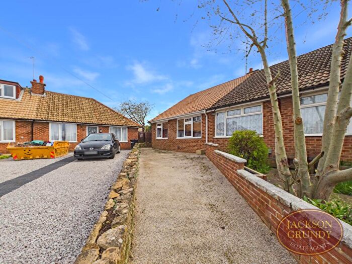 2 Bedroom Semi-Detached Bungalow For Sale In The Avenue, Kingsthorpe, NN2