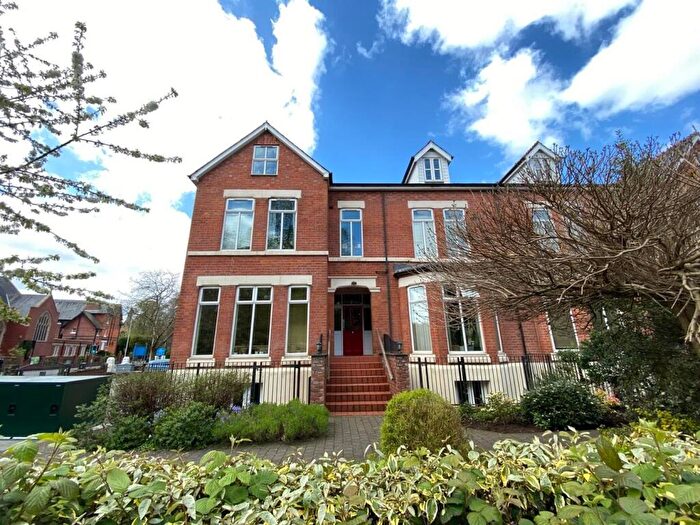 2 Bedroom Flat To Rent In Flat St Johns Corner, - Whitelow Road, Chorlton, M21