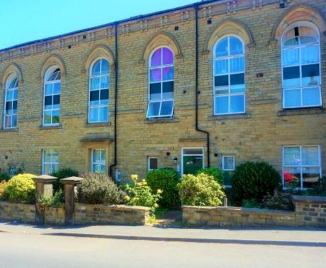 2 Bedroom Flat To Rent In Stainland Road, Holywell Green, HX4