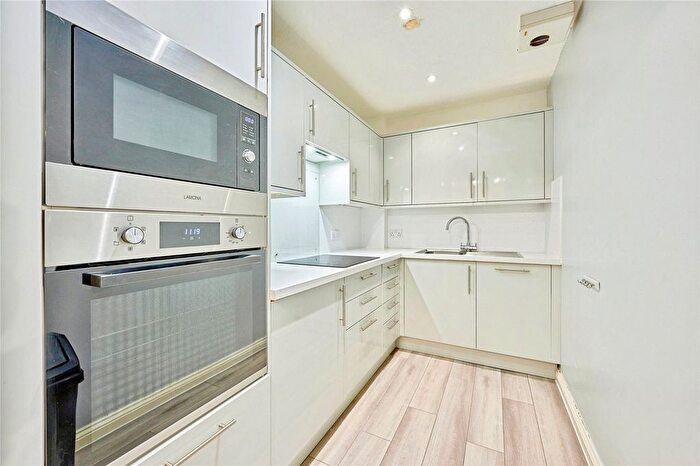 2 Bedroom Flat For Sale In St Catherines Court, Bishops Stortford, CM23