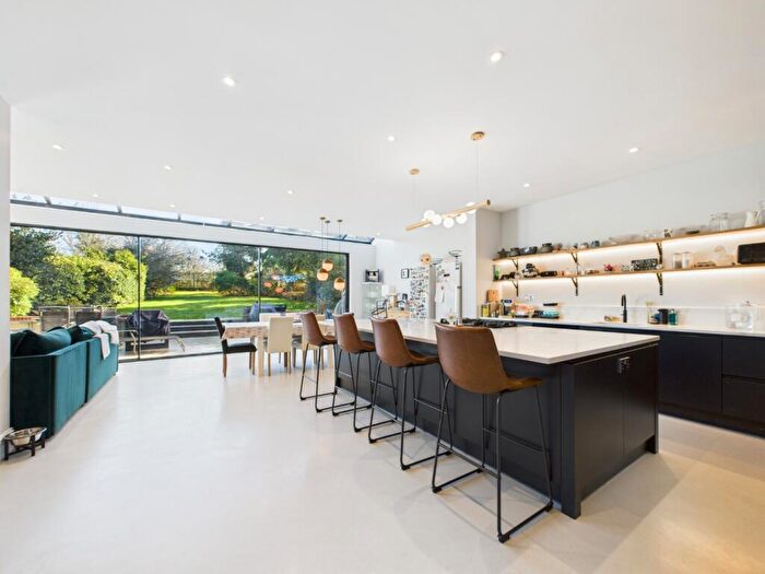 4 Bedroom Detached House For Sale In Hayes Lane, Bromley, Kent, BR2