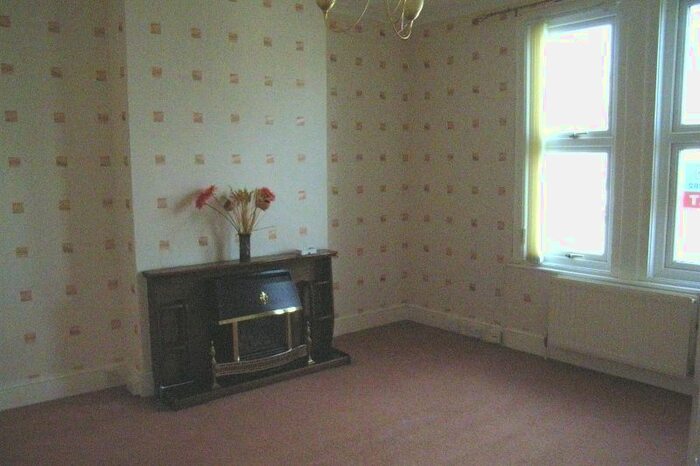 3 Bedroom Maisonette To Rent In Elmsleigh Road, Paignton, TQ4
