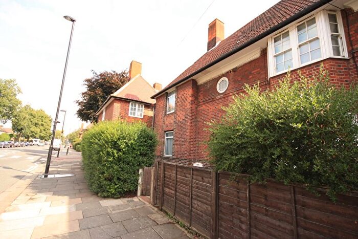 3 Bedroom Terraced House For Sale In Old Oak Common Lane, East Acton, London, W3