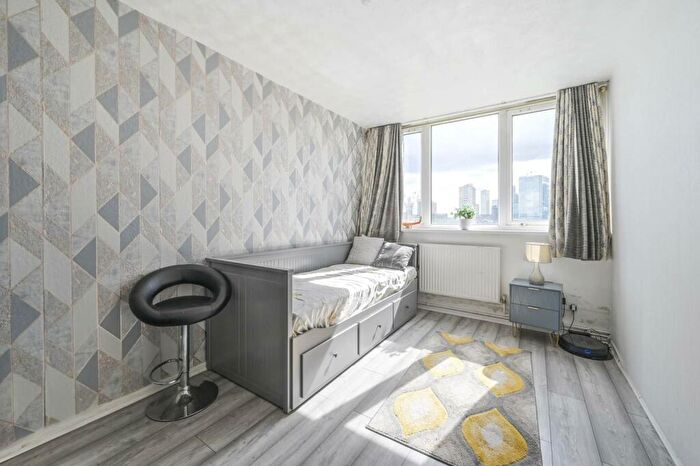 2 Bedroom Flat To Rent In Maidstone House, Tower Hamlets, London, E14