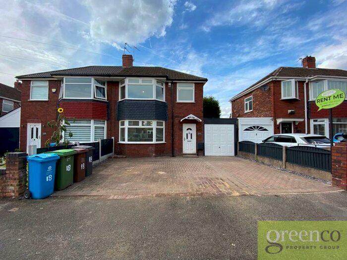 3 Bedroom Semi-Detached House To Rent In Ashton Crescent, Oldham, OL9