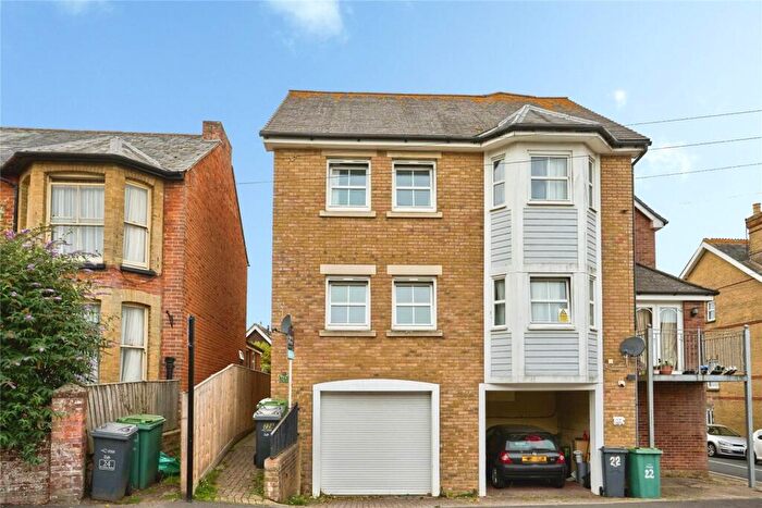 3 Bedroom Semi-Detached House For Sale In St. Johns Road, Newport, Isle Of Wight, PO30