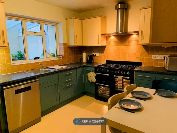 3 Bedroom Semi-Detached House To Rent In Priors Gardens, Ruislip HA4