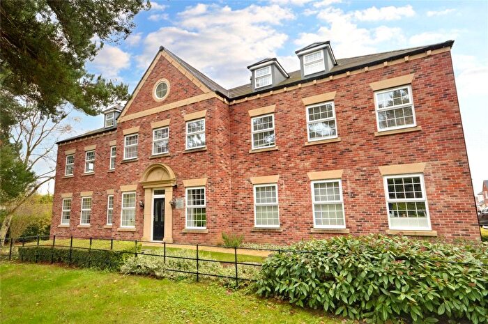 2 Bedroom Flat For Sale In Flat, Woodlands Grove, Leeds, West Yorkshire, LS16