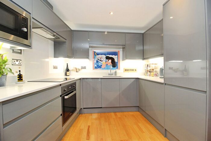 2 Bedroom Flat For Sale In Chadwick Street, Hunslet, Leeds, West Yorkshire, LS10