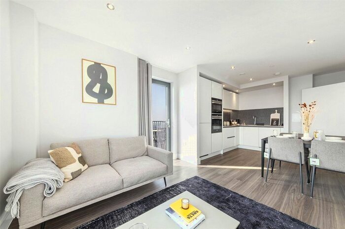 1 Bedroom Flat To Rent In Uncle Southall, Merrick Road, Southall, UB2