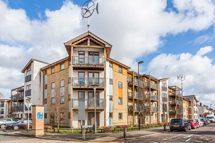 2 Bedroom Flat To Rent In Simpson Close, Croydon, CR0