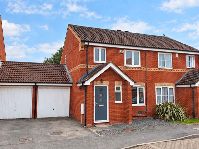 3 Bedroom Semi-Detached House For Sale In Hurley Croft., Monkston, Milton Keynes, MK10