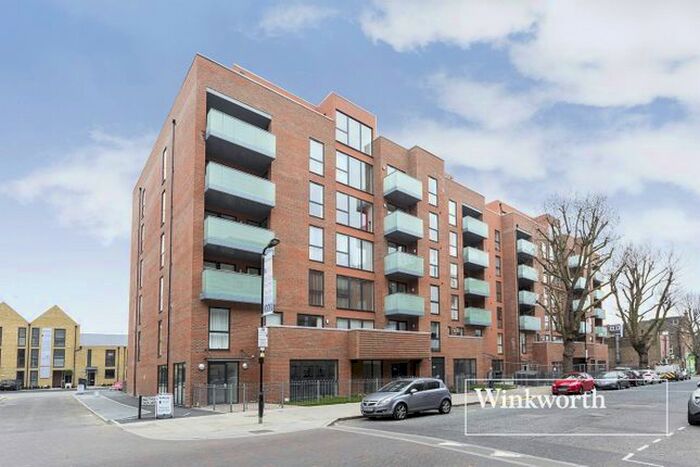 2 Bedroom Flat To Rent In Butterfly Court, Bathurst Square, London, N15