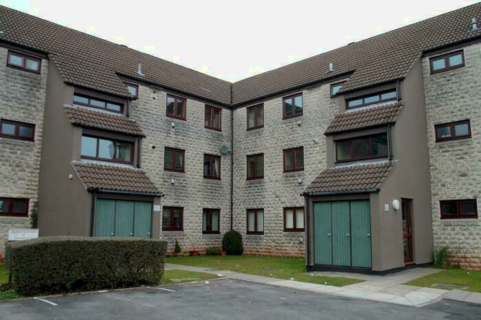 2 Bedroom Flat To Rent In Church Court, Midsomer Norton, Radstock, BA3