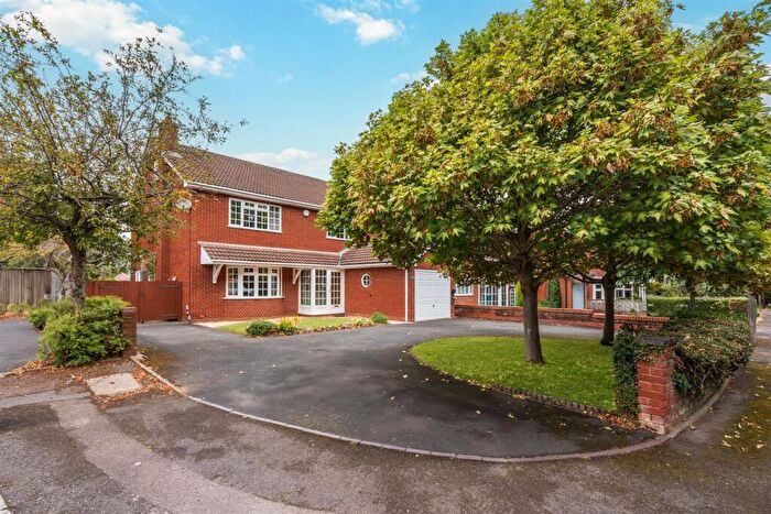 5 Bedroom Detached House For Sale In Timmins Close, Solihull, B91