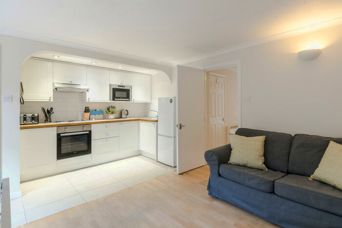 1 Bedroom Apartment To Rent In Cosway Street, London, NW1