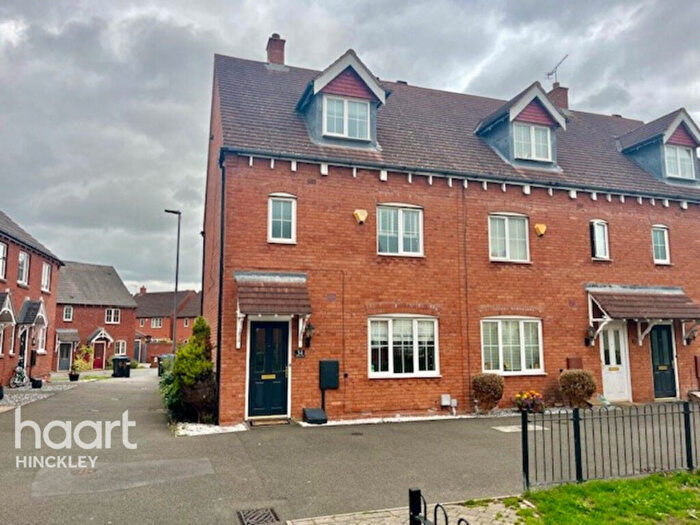 4 Bedroom Semi-Detached House For Sale In Applebees Walk, Hinckley, LE10