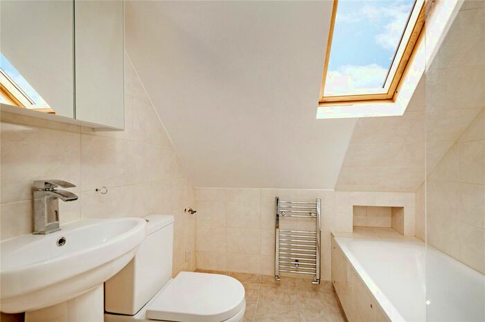 4 Bedroom Flat To Rent In Rowditch Lane, London, SW11